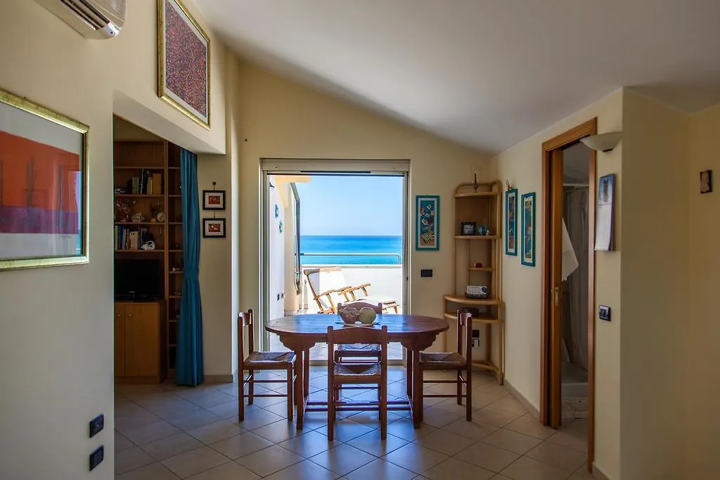 La Terrazza Sul Mare Di Ulisse Διαμέρισμα SantʼAgata di Militello Ιταλία