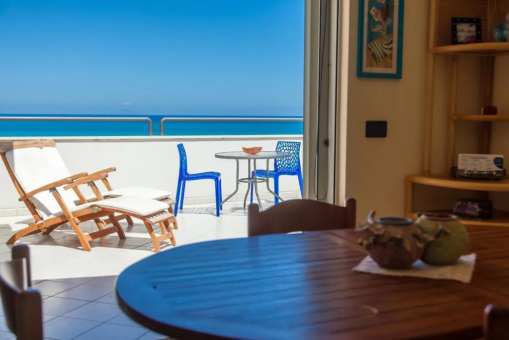 La Terrazza Sul Mare Di Ulisse Διαμέρισμα SantʼAgata di Militello